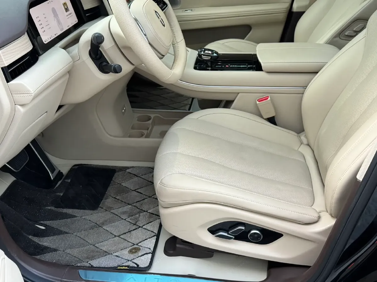 2024 AITO AITO M7 1.5T 152HP L4 REEV 42KWH,autocango,china used car exporter,china ev exporter,chinese used car exporter,chinese used ev exporter