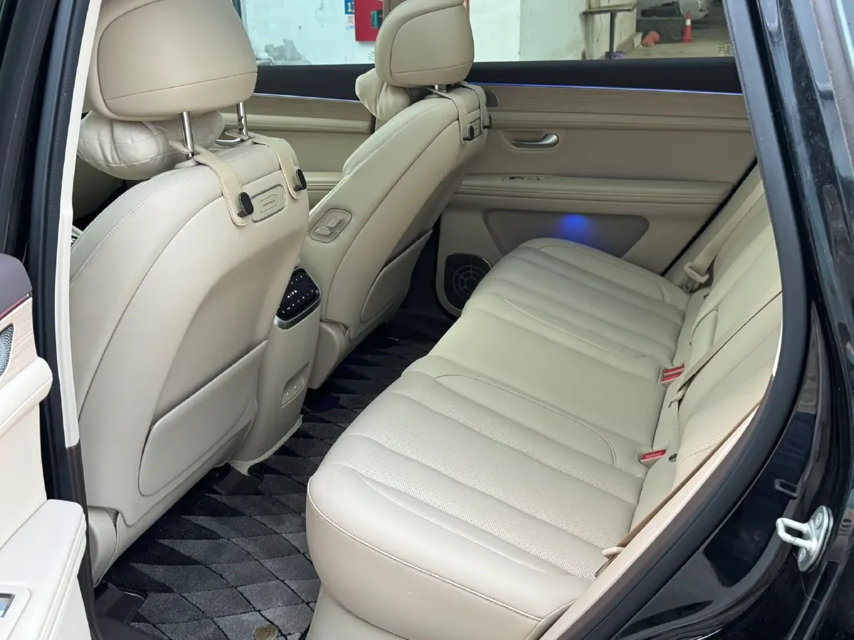 2024 AITO AITO M7 1.5T 152HP L4 REEV 42KWH,autocango,china used car exporter,china ev exporter,chinese used car exporter,chinese used ev exporter