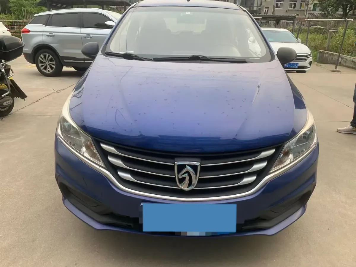 2017 BaoJun 310W 1.2L 82HP L4 6MT,autocango,china used car exporter,china ev exporter,chinese used car exporter,chinese used ev exporter