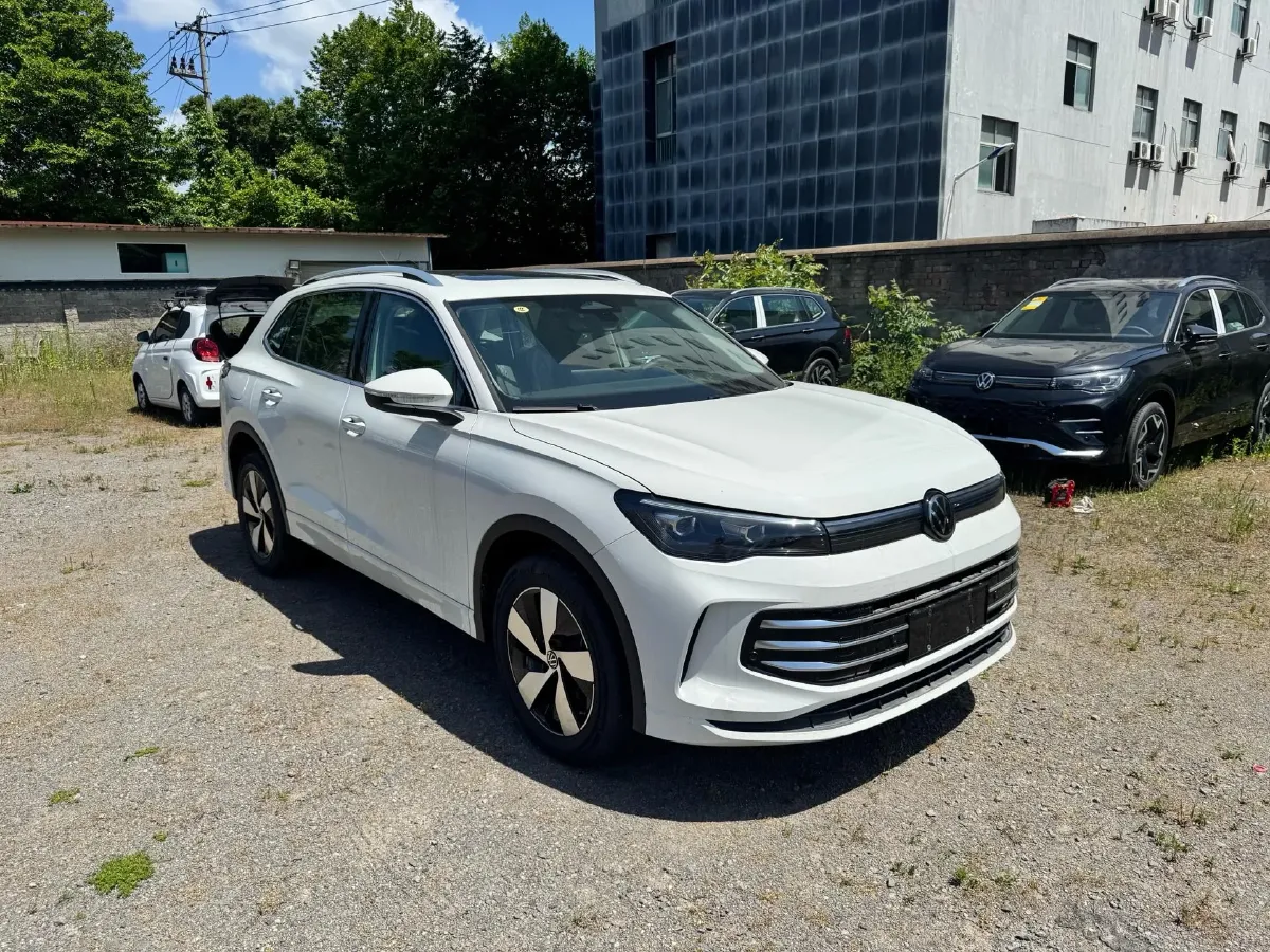 2024 Volkswagen Tiguan L 2.0T 186HP L4 7DCT,autocango,china used car exporter,china ev exporter,chinese used car exporter,chinese used ev exporter