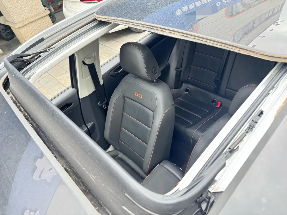 2022 Volkswagen T-Roc 1.4T 150HP L4 7DCT,autocango,china used car exporter,china ev exporter,chinese used car exporter,chinese used ev exporter