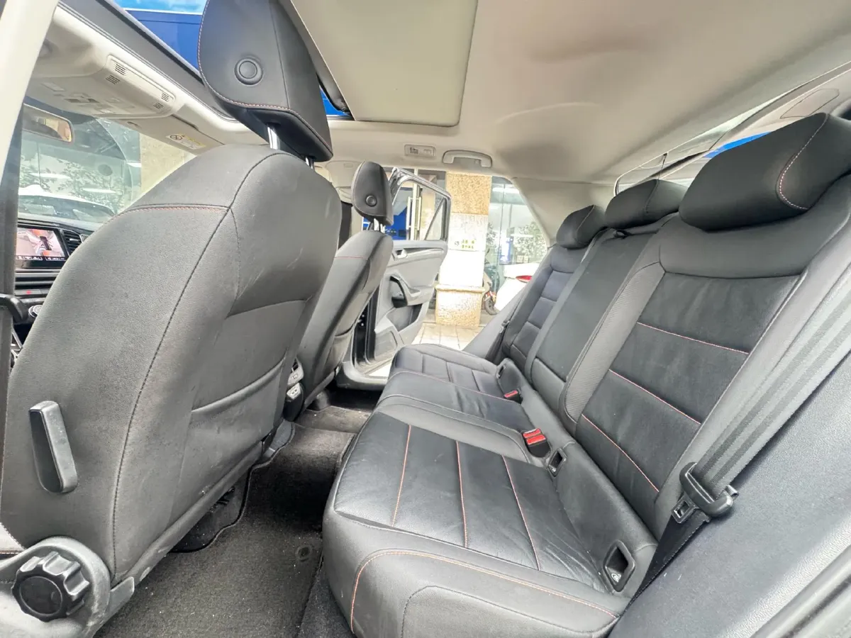 2022 Volkswagen T-Roc 1.4T 150HP L4 7DCT,autocango,china used car exporter,china ev exporter,chinese used car exporter,chinese used ev exporter