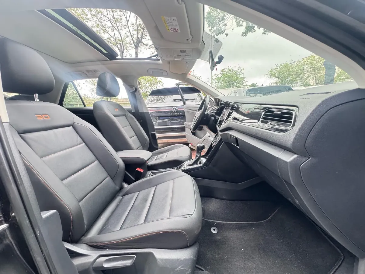 2022 Volkswagen T-Roc 1.4T 150HP L4 7DCT,autocango,china used car exporter,china ev exporter,chinese used car exporter,chinese used ev exporter