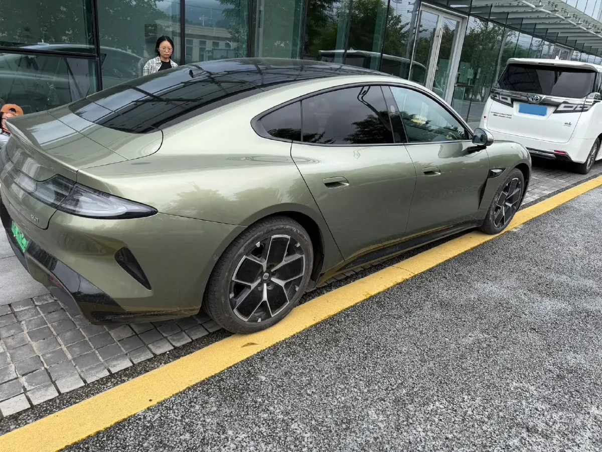 2024 MI SU7 BEV 94.3KWH,autocango,china used car exporter,china ev exporter,chinese used car exporter,chinese used ev exporter
