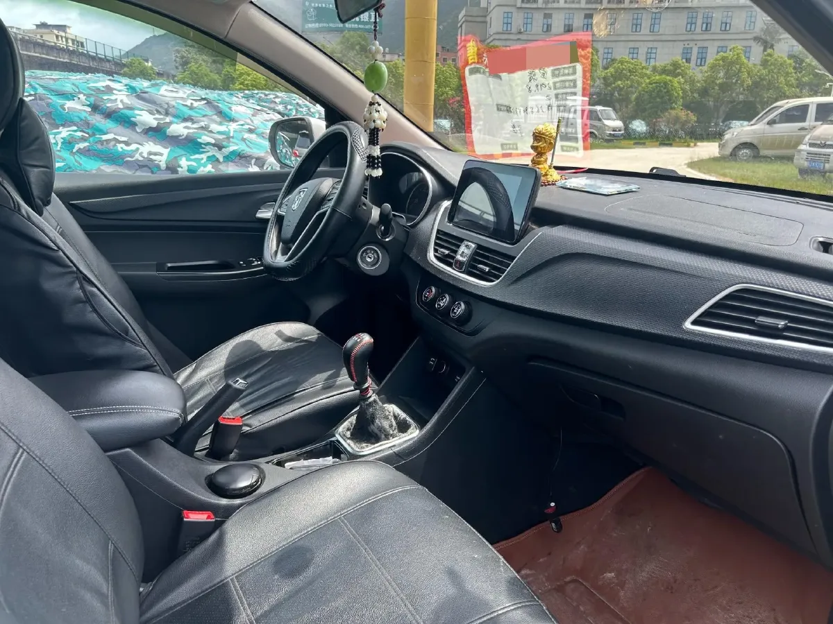 2018 BaoJun 530 1.5T 150HP L4 6MT,autocango,china used car exporter,china ev exporter,chinese used car exporter,chinese used ev exporter