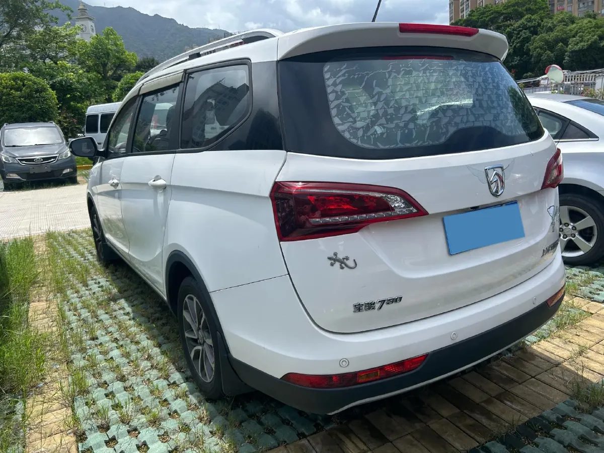 2018 BaoJun 530 1.5T 150HP L4 6MT,autocango,china used car exporter,china ev exporter,chinese used car exporter,chinese used ev exporter