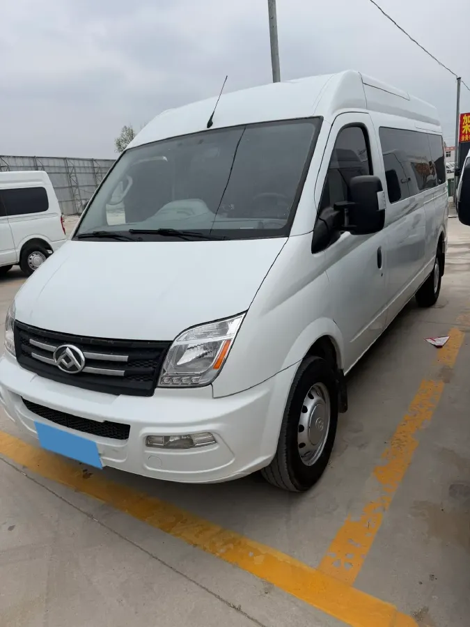 2020 MAXUS XinTu V80 2.5T 136HP L4 6MT,autocango,china used car exporter,china ev exporter,chinese used car exporter,chinese used ev exporter