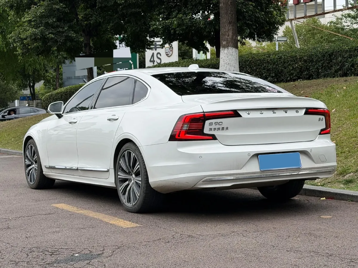 2023 Volvo S90 2.0T 250HP L4 8AT,autocango,china used car exporter,china ev exporter,chinese used car exporter,chinese used ev exporter