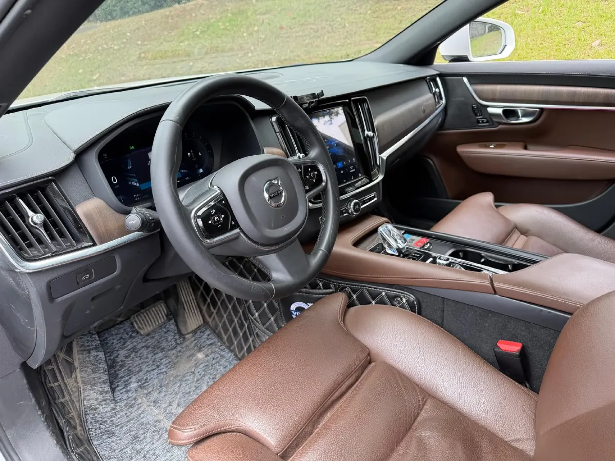 2023 Volvo S90 2.0T 250HP L4 8AT,autocango,china used car exporter,china ev exporter,chinese used car exporter,chinese used ev exporter