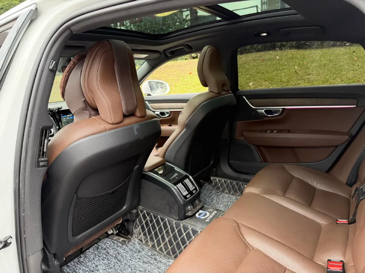 2023 Volvo S90 2.0T 250HP L4 8AT,autocango,china used car exporter,china ev exporter,chinese used car exporter,chinese used ev exporter
