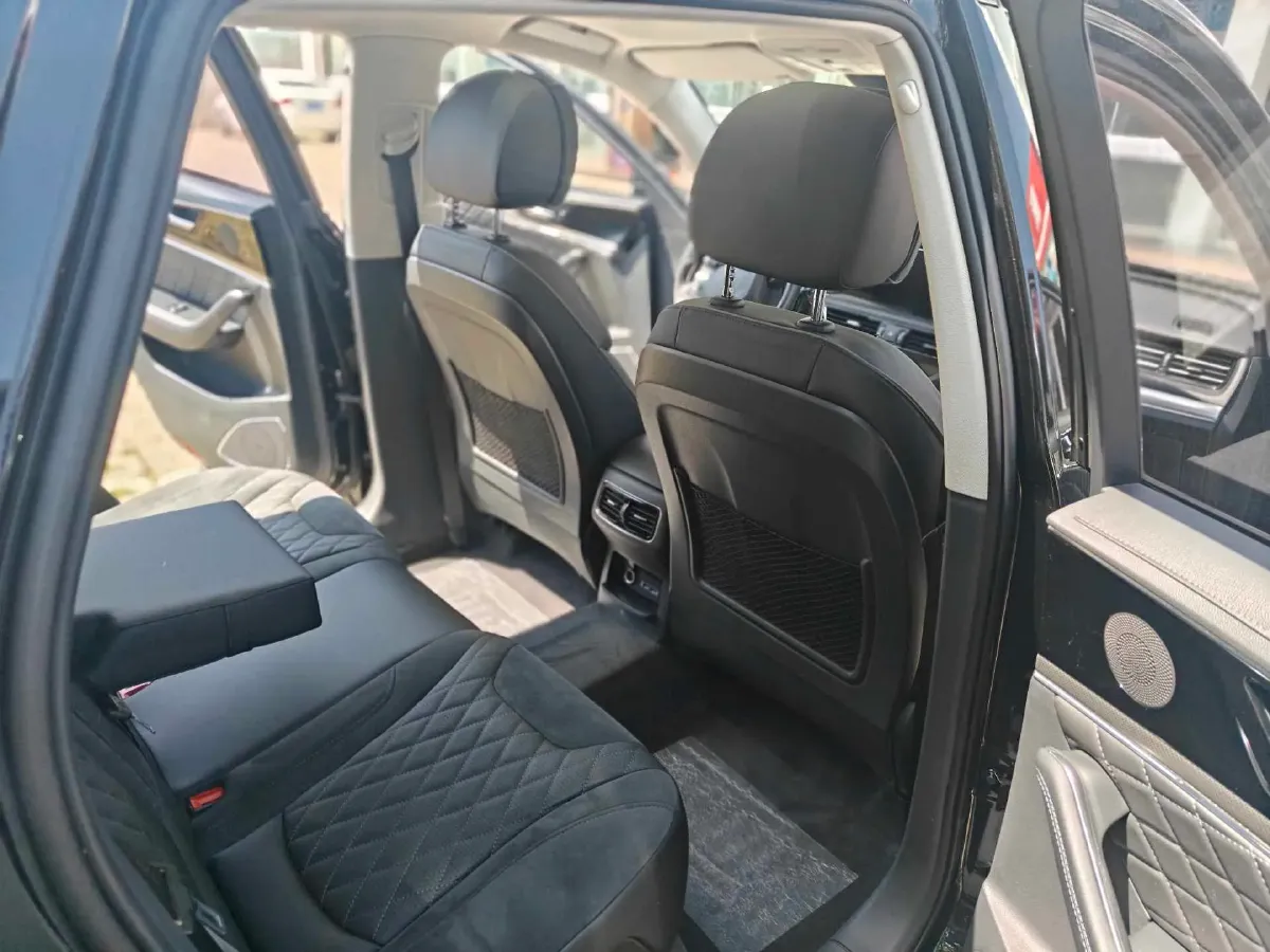 2019 HongQi HS5 2.0T 224HP L4 6AT,autocango,china used car exporter,china ev exporter,chinese used car exporter,chinese used ev exporter