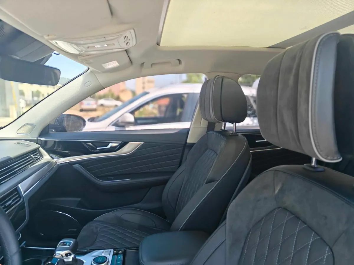 2019 HongQi HS5 2.0T 224HP L4 6AT,autocango,china used car exporter,china ev exporter,chinese used car exporter,chinese used ev exporter