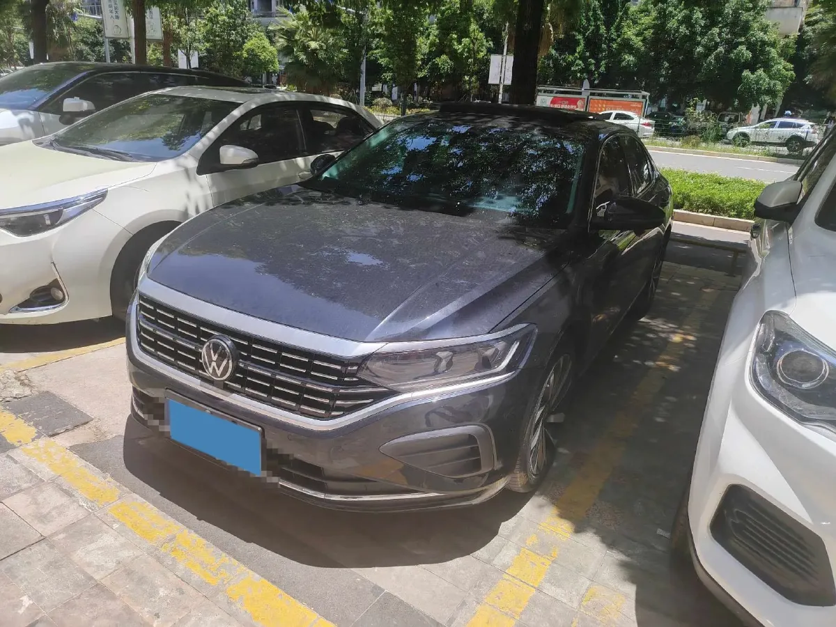 2024 Volkswagen Passat 2.0T 186HP L4 7DCT,autocango,china used car exporter,china ev exporter,chinese used car exporter,chinese used ev exporter