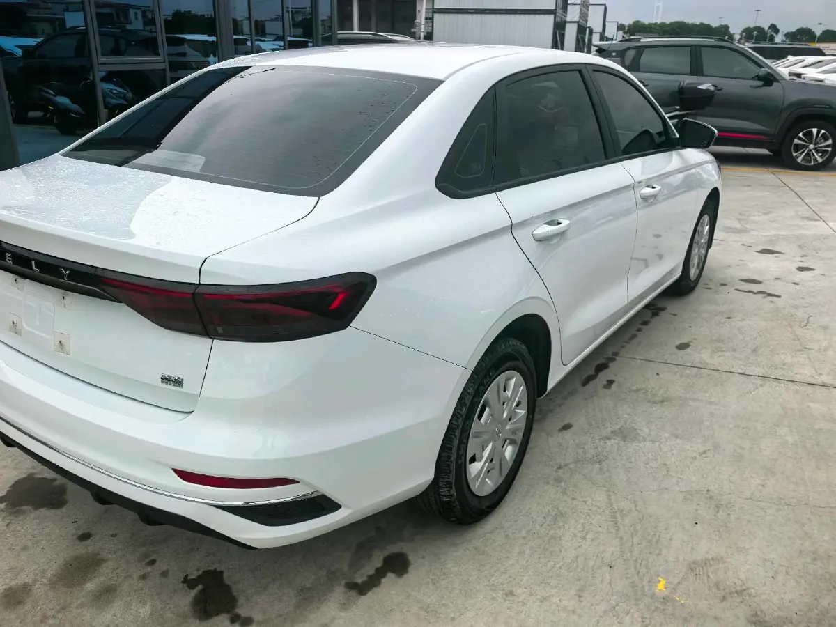 2025 Geely Emgrand 1.5L 127HP L4 5MT,autocango,china used car exporter,china ev exporter,chinese used car exporter,chinese used ev exporter