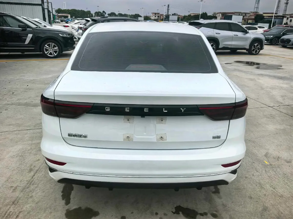 2025 Geely Emgrand 1.5L 127HP L4 5MT,autocango,china used car exporter,china ev exporter,chinese used car exporter,chinese used ev exporter