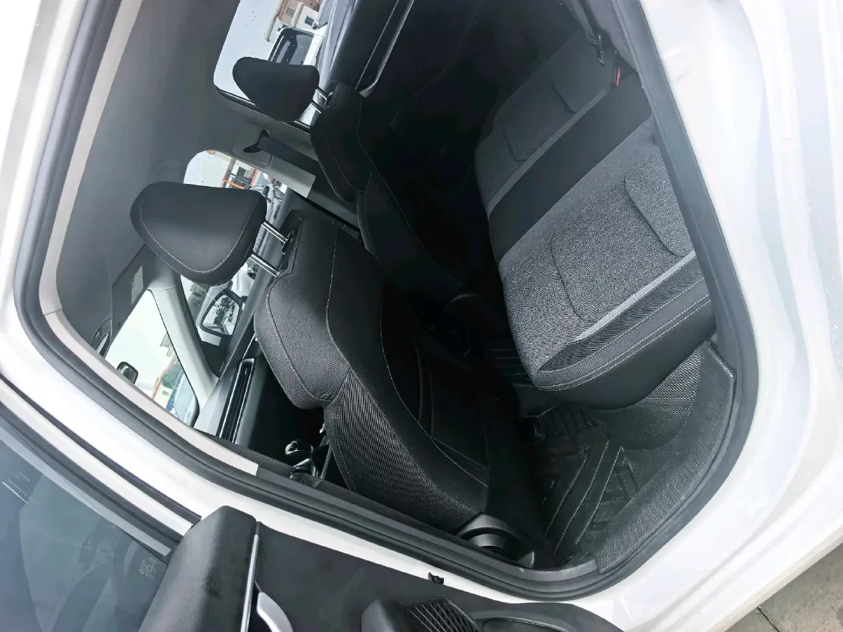 2025 Geely Emgrand 1.5L 127HP L4 5MT,autocango,china used car exporter,china ev exporter,chinese used car exporter,chinese used ev exporter