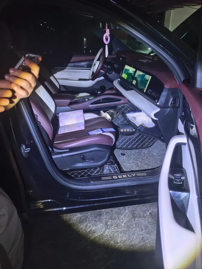 2021 Geely Monjaro 2.0T 218HP L4 7DCT,autocango,china used car exporter,china ev exporter,chinese used car exporter,chinese used ev exporter