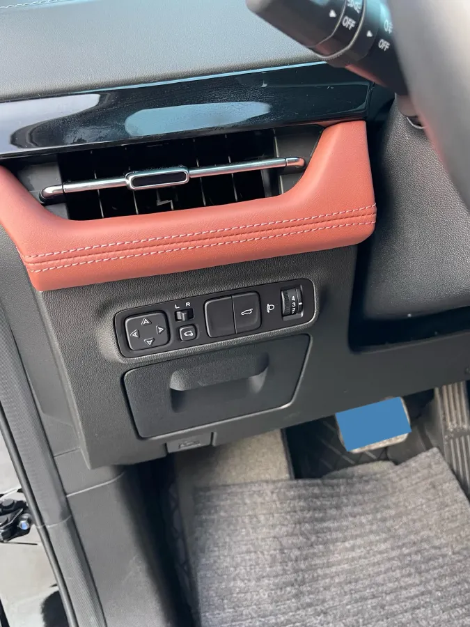 2024 ChangAn UNI-K 2.0T 233HP L4 8AT,autocango,china used car exporter,china ev exporter,chinese used car exporter,chinese used ev exporter