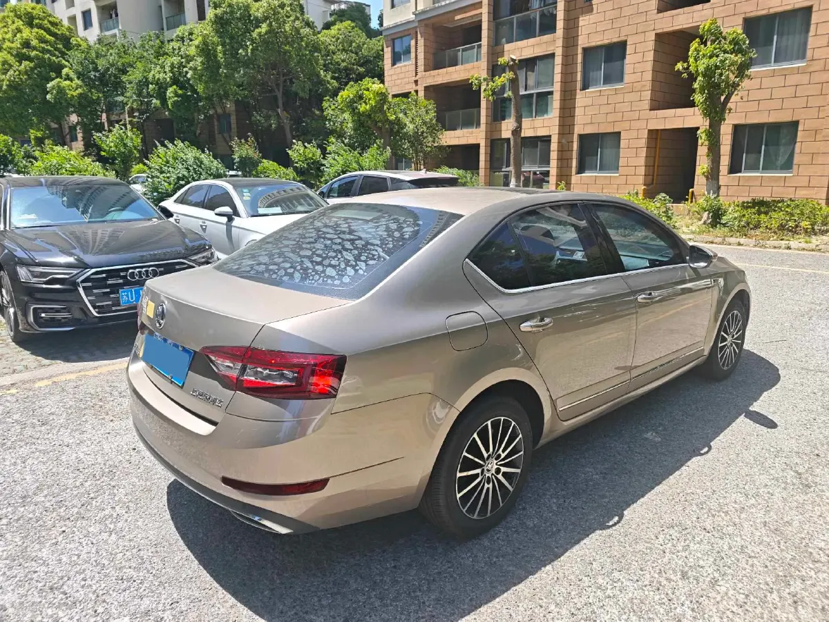 2019 Skoda Octavia 1.2T 116HP L4 7DCT,autocango,china used car exporter,china ev exporter,chinese used car exporter,chinese used ev exporter