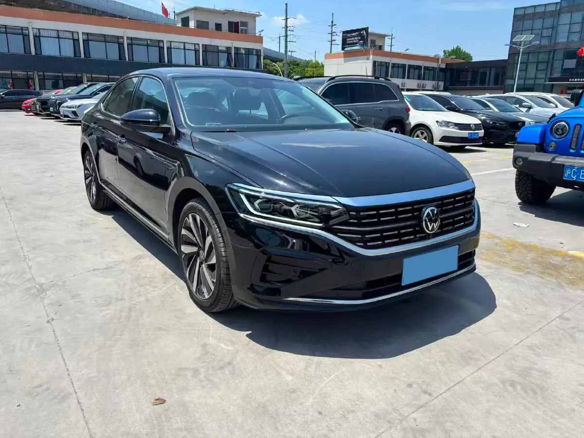 2023 Volkswagen Passat 2.0T 186HP L4 7DCT,autocango,china used car exporter,china ev exporter,chinese used car exporter,chinese used ev exporter