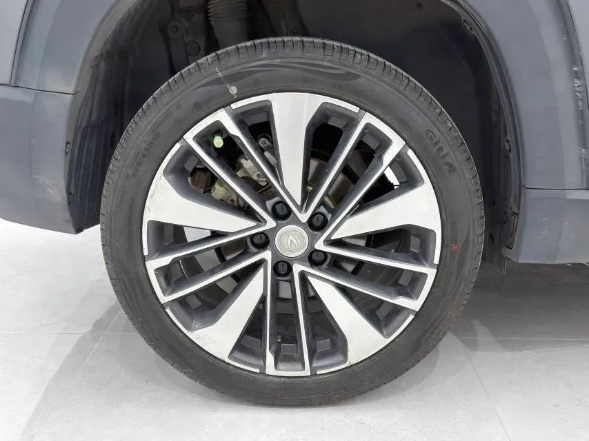 2022 ChangAn CS35 Plus 1.4T 160HP L4 7DCT,autocango,china used car exporter,china ev exporter,chinese used car exporter,chinese used ev exporter