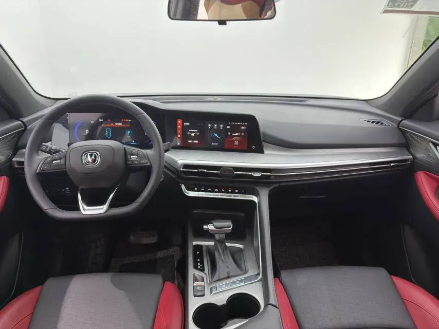 2022 ChangAn CS35 Plus 1.4T 160HP L4 7DCT,autocango,china used car exporter,china ev exporter,chinese used car exporter,chinese used ev exporter