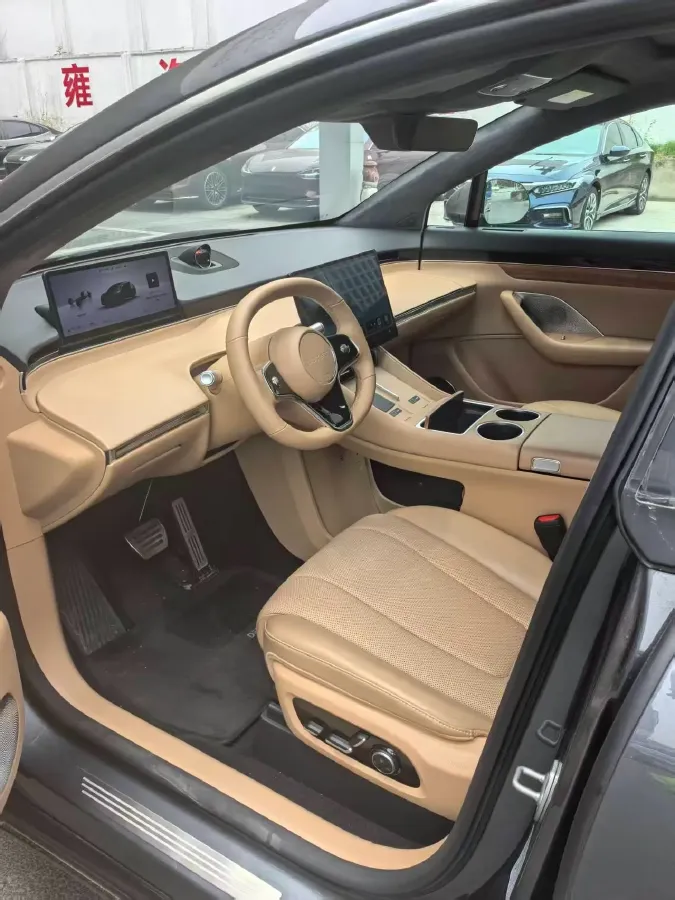2025 Luxeed R7 REEV 156HP REEV,autocango,china used car exporter,china ev exporter,chinese used car exporter,chinese used ev exporter