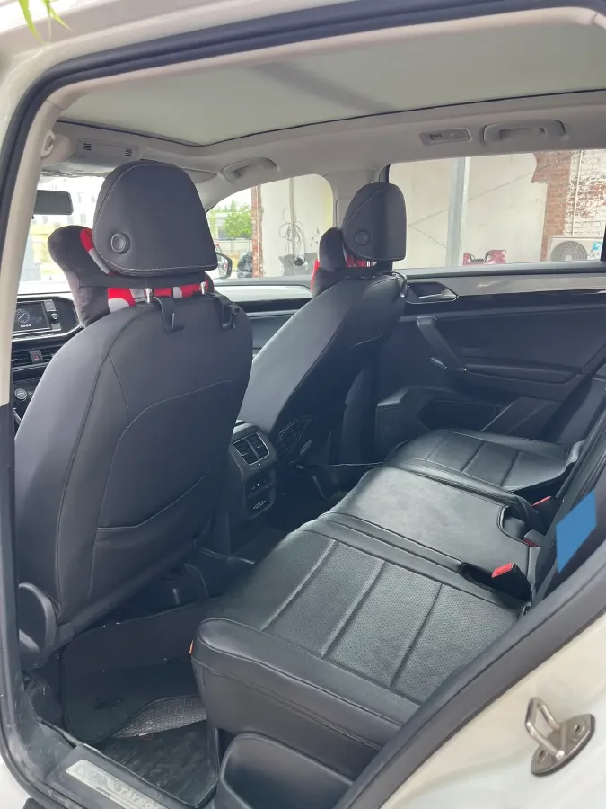 2019 Jeep Cherokee 2.0T 234HP L4 9AT,autocango,china used car exporter,china ev exporter,chinese used car exporter,chinese used ev exporter