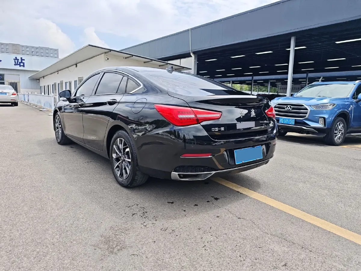 2020 HongQi H5 1.5T 169HP L4 7DCT,autocango,china used car exporter,china ev exporter,chinese used car exporter,chinese used ev exporter