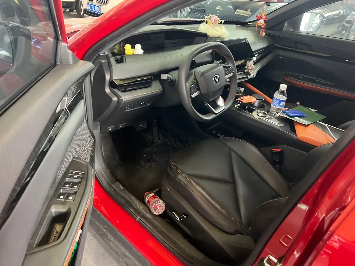 2022 ChangAn UNI-V 1.5T 188HP L4 7DCT,autocango,china used car exporter,china ev exporter,chinese used car exporter,chinese used ev exporter