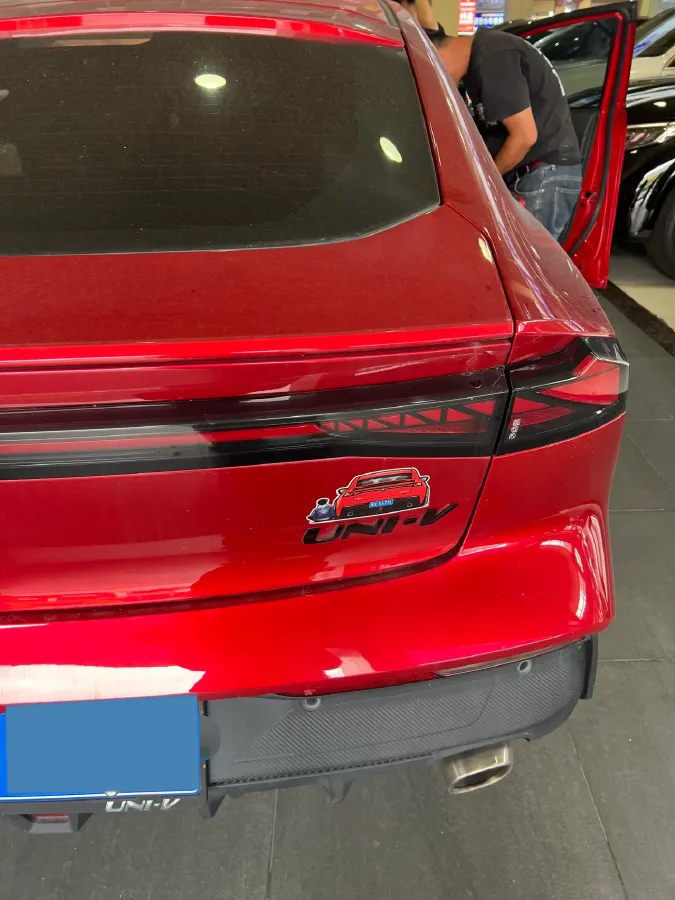 2022 ChangAn UNI-V 1.5T 188HP L4 7DCT,autocango,china used car exporter,china ev exporter,chinese used car exporter,chinese used ev exporter