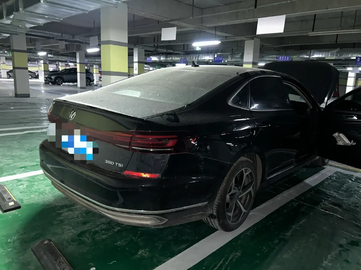 2025 Volkswagen Passat 2.0T 220HP L4 7DCT,autocango,china used car exporter,china ev exporter,chinese used car exporter,chinese used ev exporter
