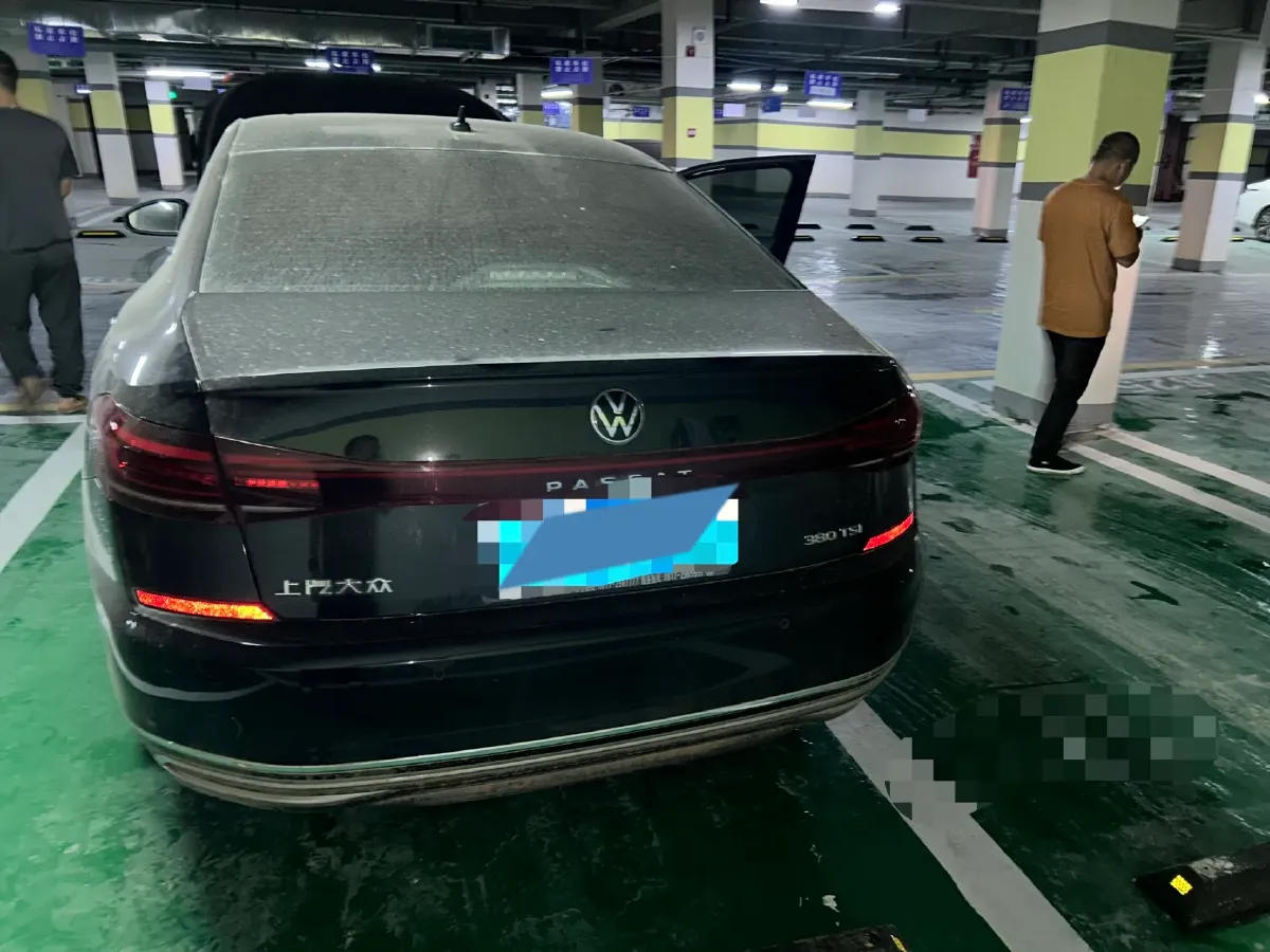 2025 Volkswagen Passat 2.0T 220HP L4 7DCT,autocango,china used car exporter,china ev exporter,chinese used car exporter,chinese used ev exporter