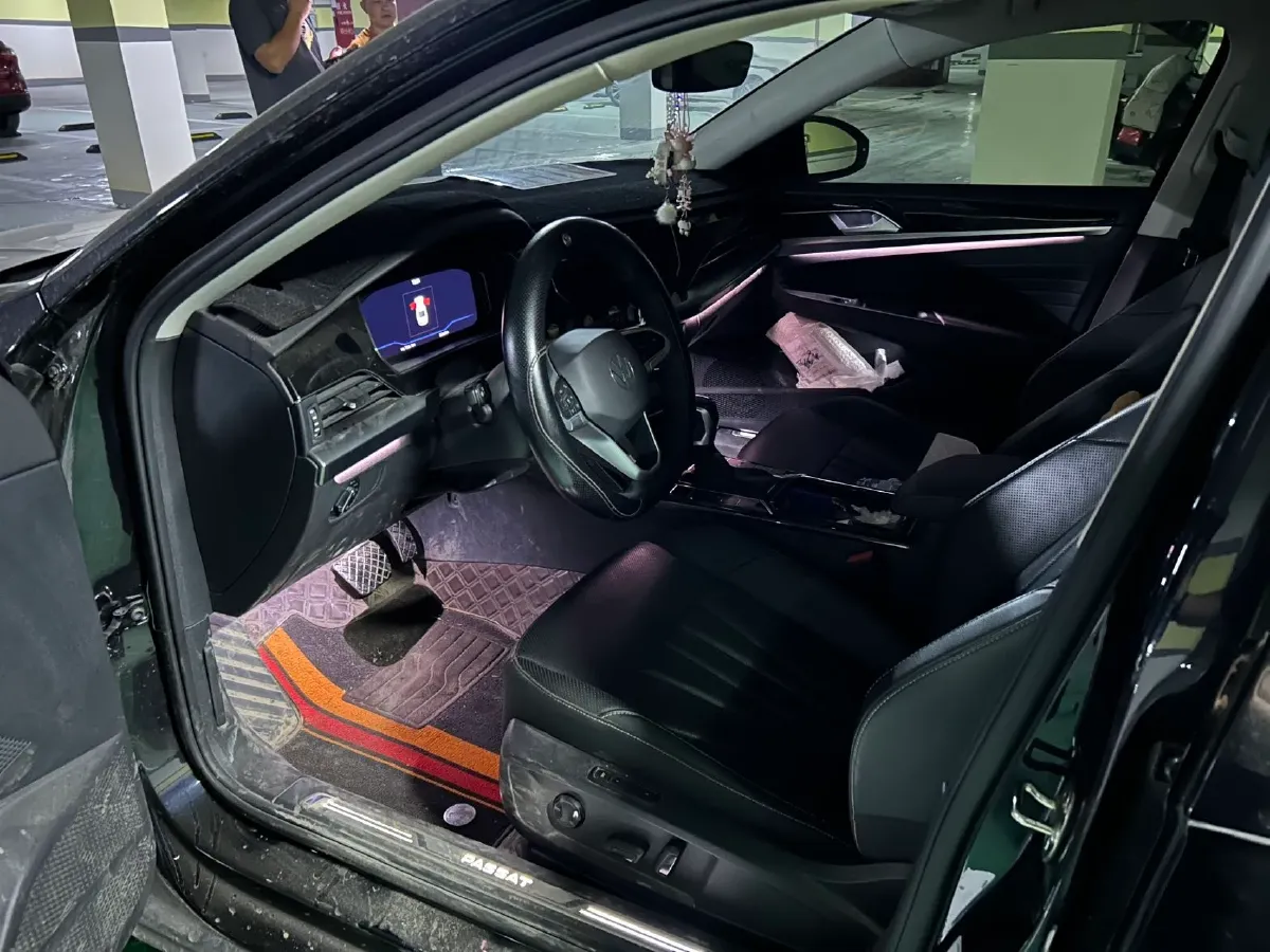 2025 Volkswagen Passat 2.0T 220HP L4 7DCT,autocango,china used car exporter,china ev exporter,chinese used car exporter,chinese used ev exporter