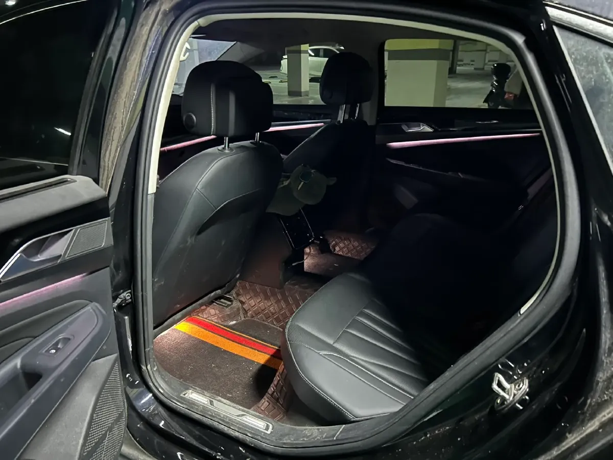 2025 Volkswagen Passat 2.0T 220HP L4 7DCT,autocango,china used car exporter,china ev exporter,chinese used car exporter,chinese used ev exporter