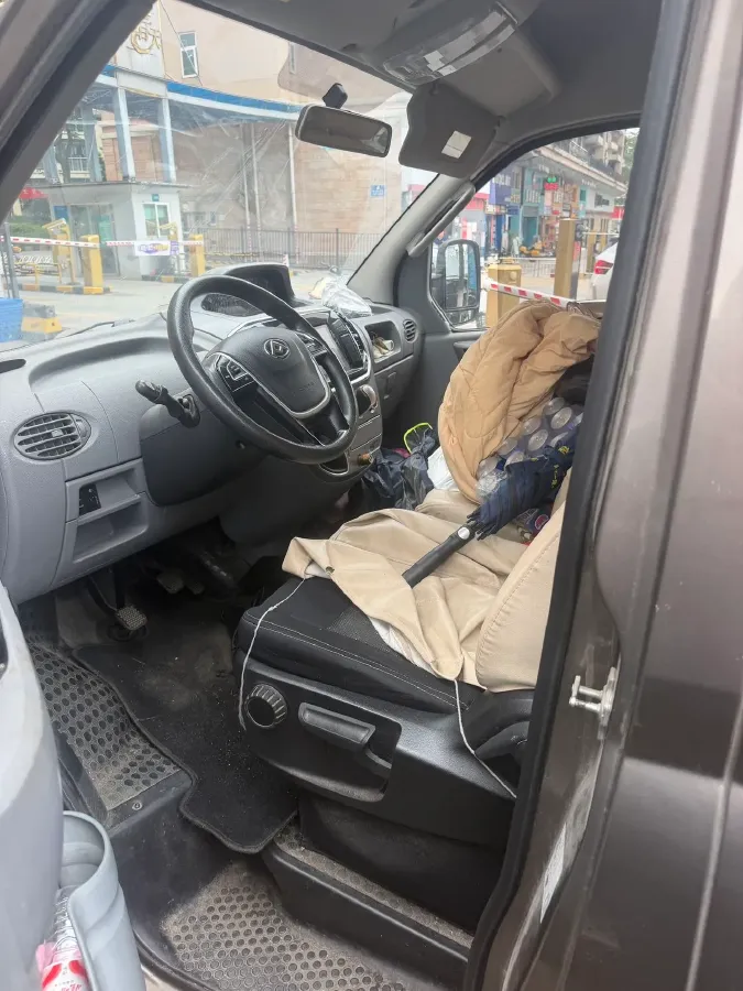 2020 MAXUS XinTu V80 2.5T 136HP L4 6MT,autocango,china used car exporter,china ev exporter,chinese used car exporter,chinese used ev exporter