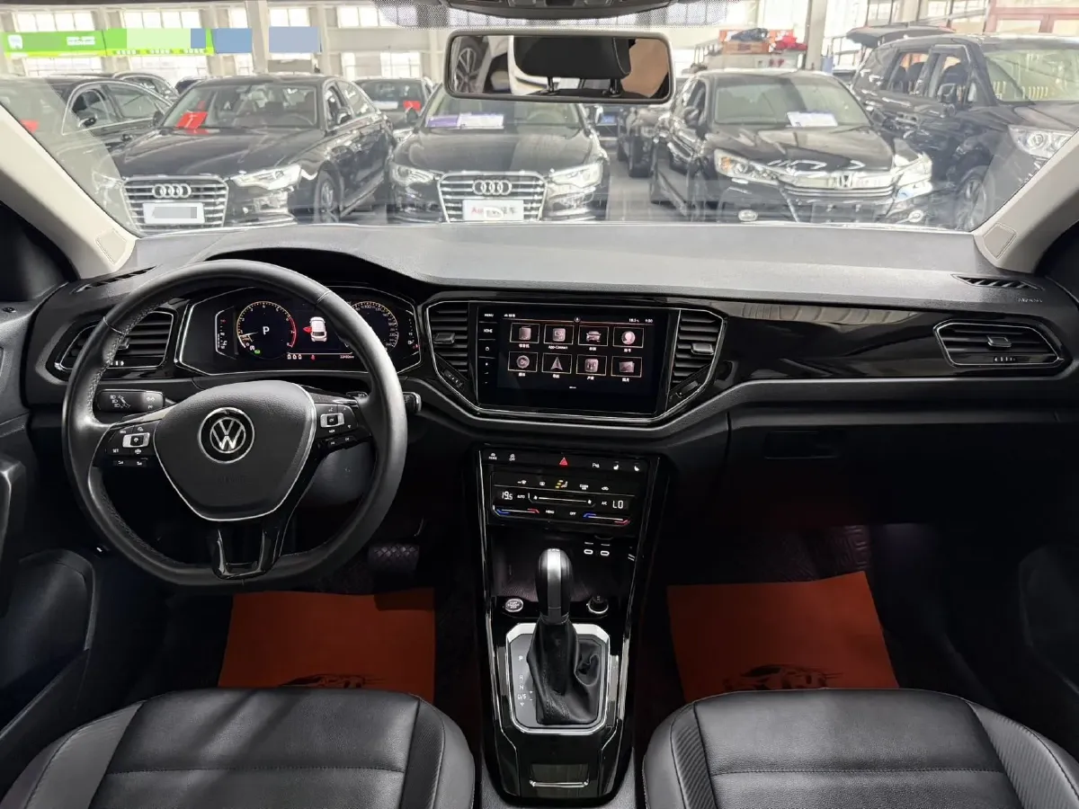 2022 Volkswagen T-Roc 1.4T 150HP L4 7DCT,autocango,china used car exporter,china ev exporter,chinese used car exporter,chinese used ev exporter