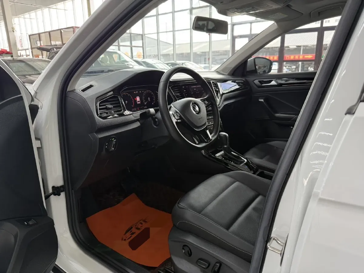 2022 Volkswagen T-Roc 1.4T 150HP L4 7DCT,autocango,china used car exporter,china ev exporter,chinese used car exporter,chinese used ev exporter