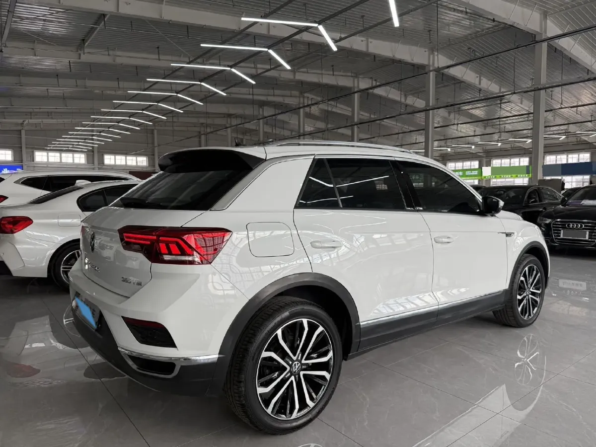 2022 Volkswagen T-Roc 1.4T 150HP L4 7DCT,autocango,china used car exporter,china ev exporter,chinese used car exporter,chinese used ev exporter