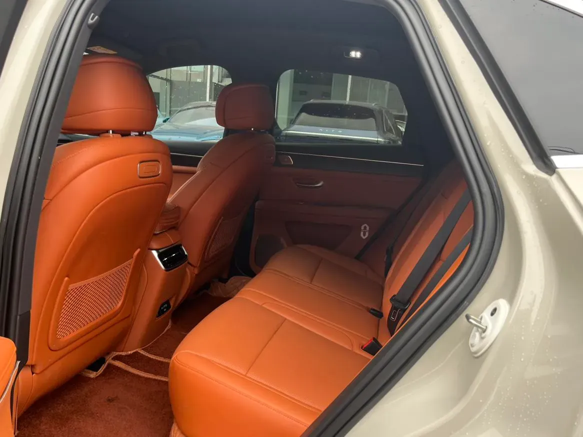 2025 AITO AITO M5 1.5T 152HP L4 REEV 42KWH,autocango,china used car exporter,china ev exporter,chinese used car exporter,chinese used ev exporter
