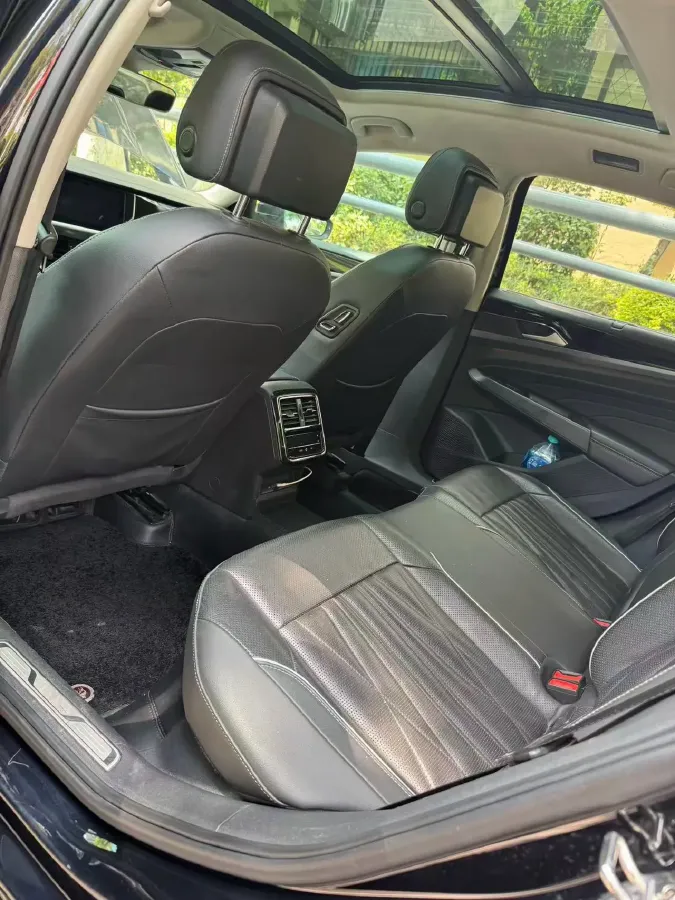 2022 Xpeng P7 BEV 60.2KWH,autocango,china used car exporter,china ev exporter,chinese used car exporter,chinese used ev exporter