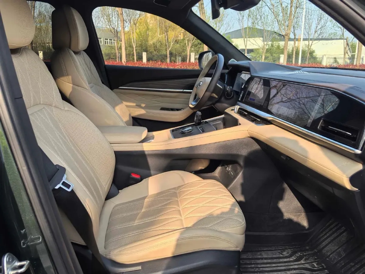 2025 Geely Monjaro 2.0T 238HP L4 8AT,autocango,china used car exporter,china ev exporter,chinese used car exporter,chinese used ev exporter