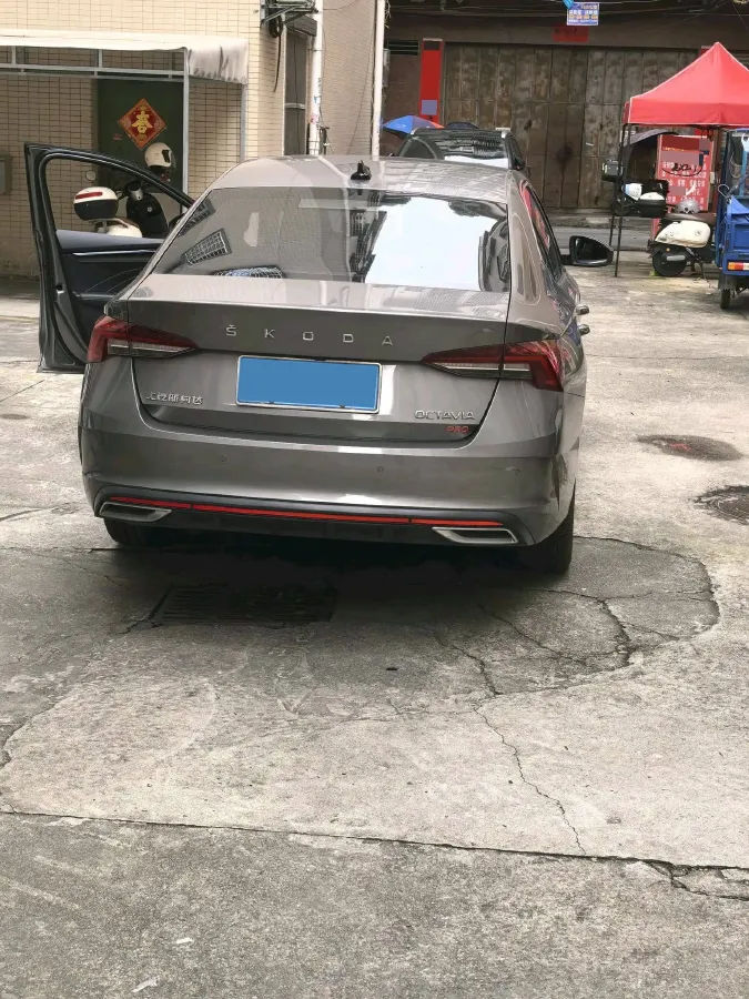 2021 Skoda Octavia 1.4T 150HP L4 7DCT,autocango,china used car exporter,china ev exporter,chinese used car exporter,chinese used ev exporter
