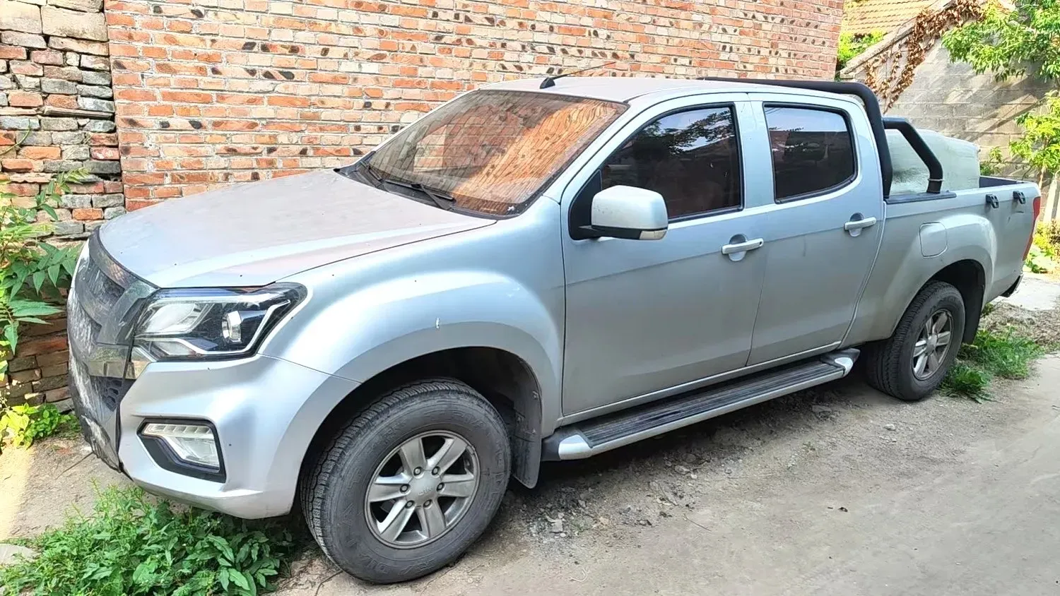 2020 Isuzu Jim 2.8T 120HP L4 5MT,autocango,china used car exporter,china ev exporter,chinese used car exporter,chinese used ev exporter