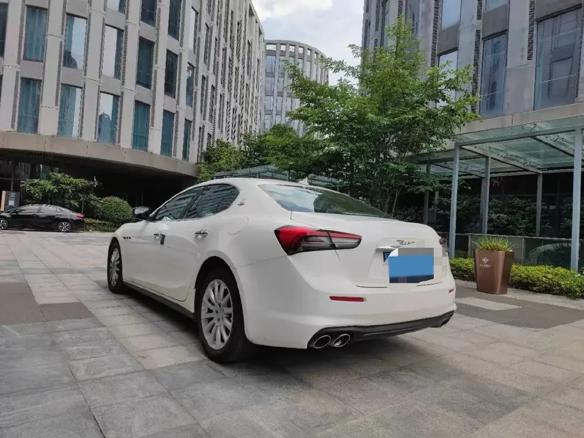 2021 Maserati Ghibli 2.0T 330HP L4 8AT,autocango,china used car exporter,china ev exporter,chinese used car exporter,chinese used ev exporter