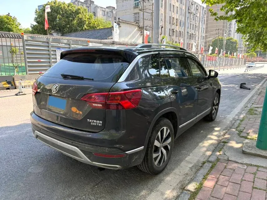 2019 Jeep Cherokee 2.0T 234HP L4 9AT,autocango,china used car exporter,china ev exporter,chinese used car exporter,chinese used ev exporter