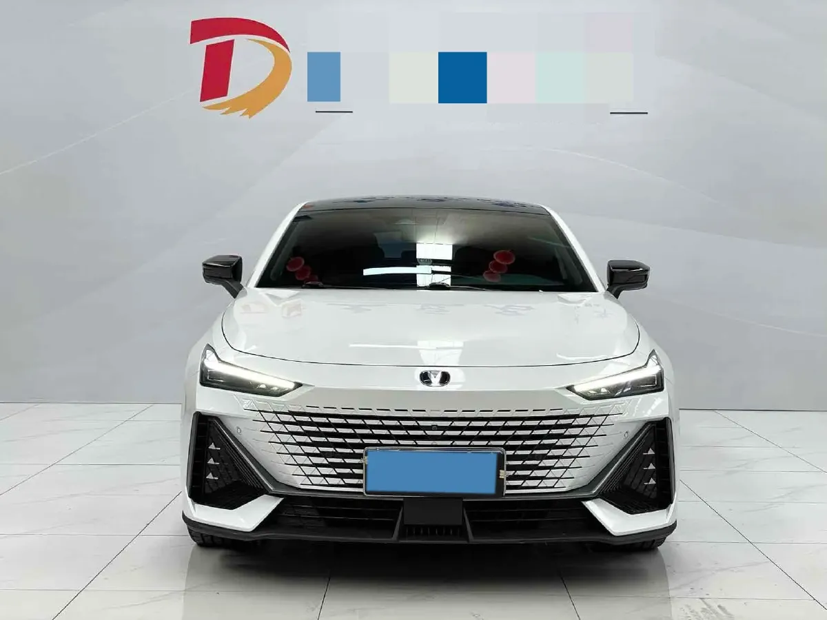 2022 ChangAn UNI-V 1.5T 188HP L4 7DCT,autocango,china used car exporter,china ev exporter,chinese used car exporter,chinese used ev exporter