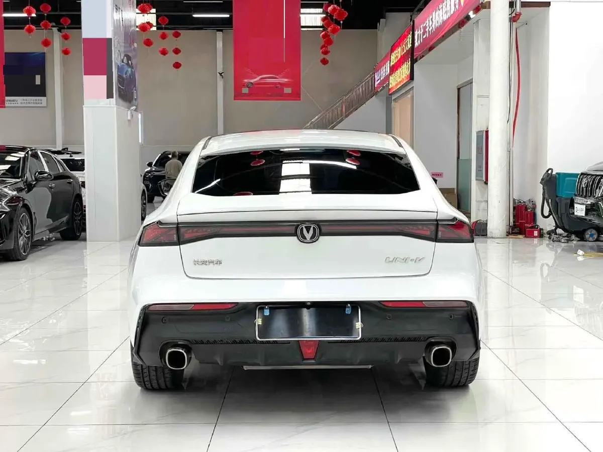 2022 ChangAn UNI-V 1.5T 188HP L4 7DCT,autocango,china used car exporter,china ev exporter,chinese used car exporter,chinese used ev exporter