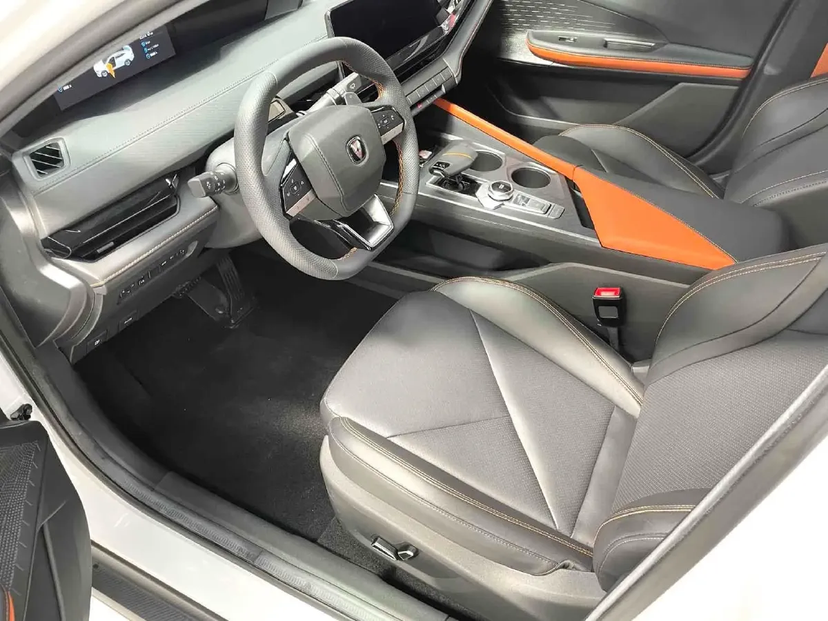 2022 ChangAn UNI-V 1.5T 188HP L4 7DCT,autocango,china used car exporter,china ev exporter,chinese used car exporter,chinese used ev exporter