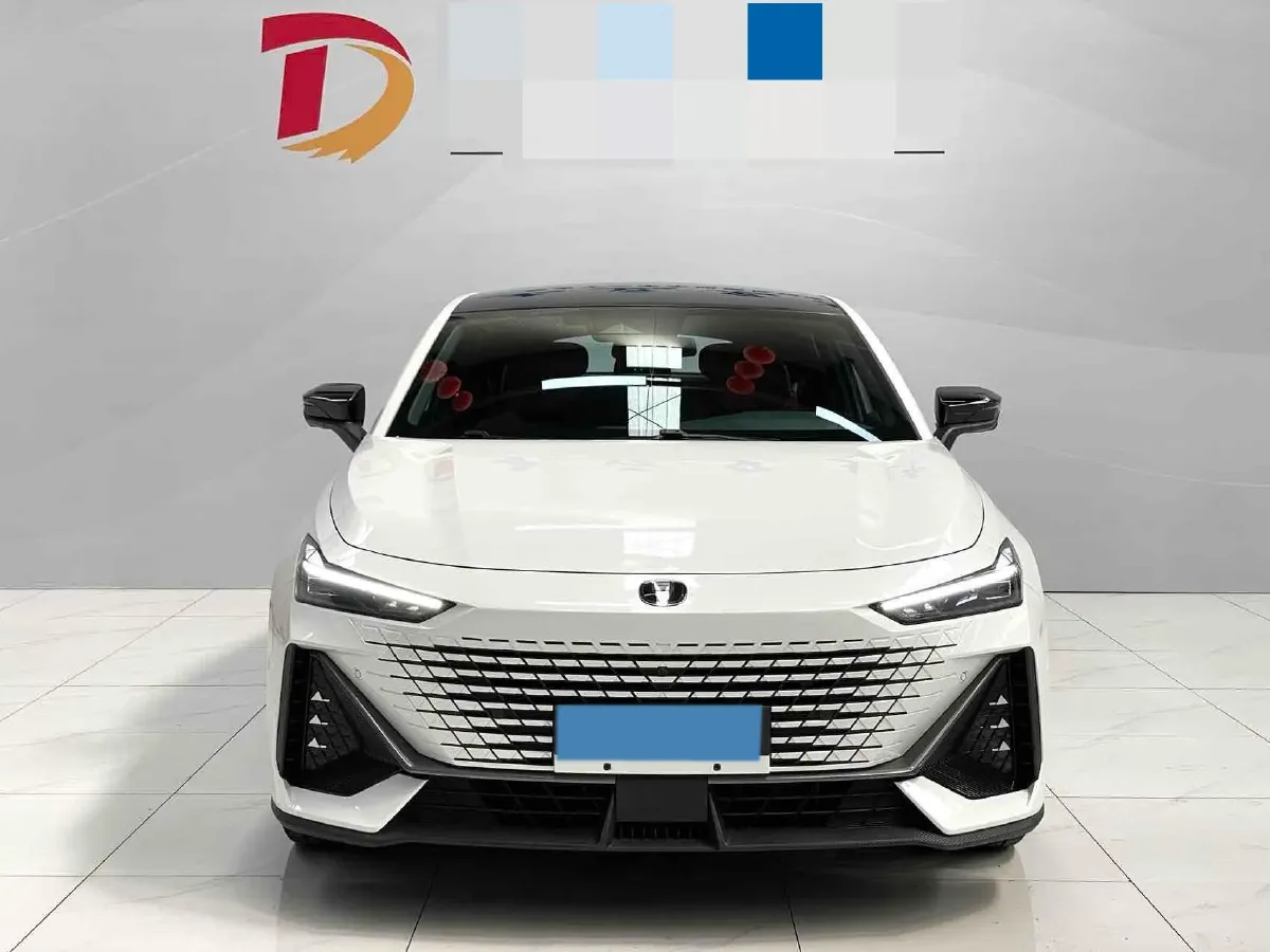 2022 ChangAn UNI-V 1.5T 188HP L4 7DCT,autocango,china used car exporter,china ev exporter,chinese used car exporter,chinese used ev exporter